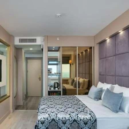 Oz & Adult Only 16 Hotel 5*