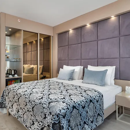 Oz & Adult Only 16 Hotel