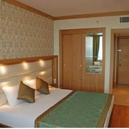 Oz & Adult Only 16 Hotel 5*