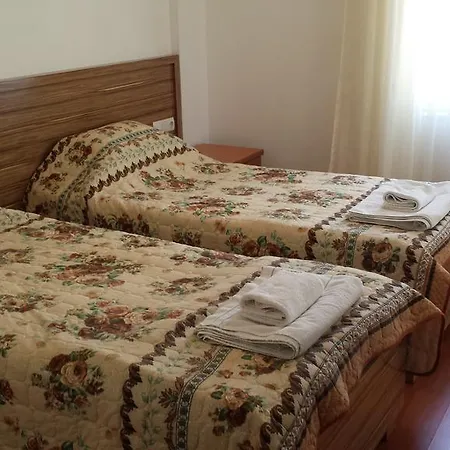 Oz & Adult Only 16 Hotel 5*