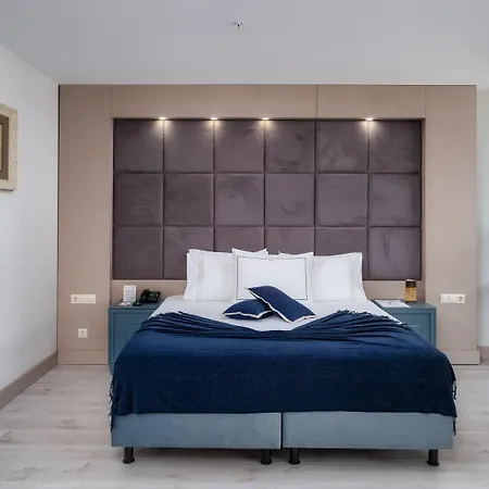 ホテル & (adults Only)