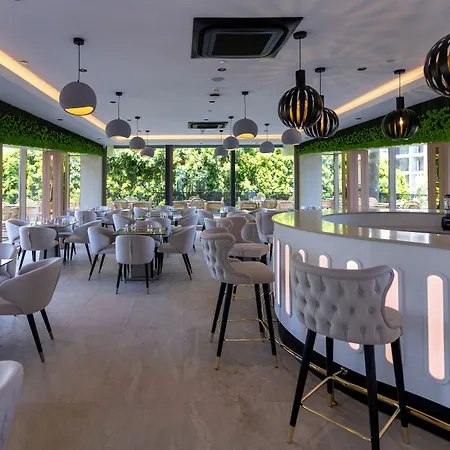 Szálloda & (adults Only)